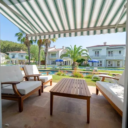Portville Holiday Villas - Dila *