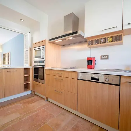 Portville Holiday Villas - Dila 别墅 *