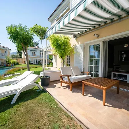 Portville Holiday Villas - Dila 戈西克