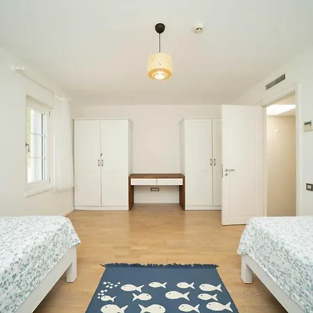 Portville Holiday Villas - Dila 别墅